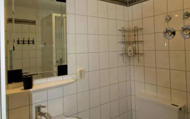 Lake View Modern Retreat