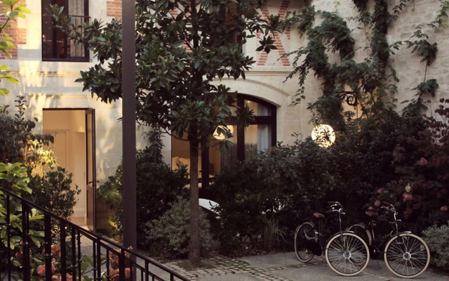 Yndo Hotel