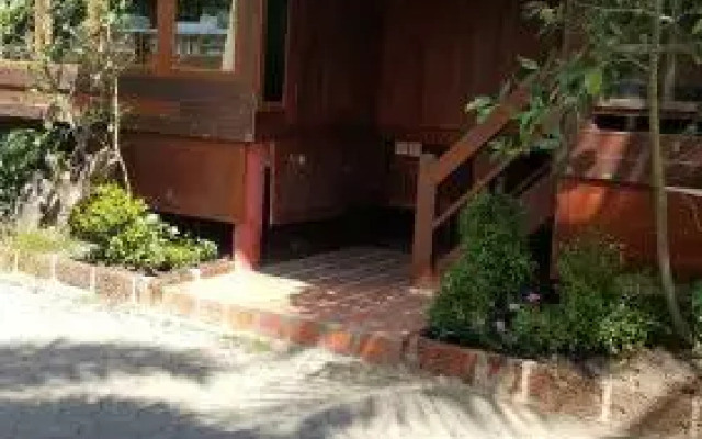 Ruean Mai Chai Khlong