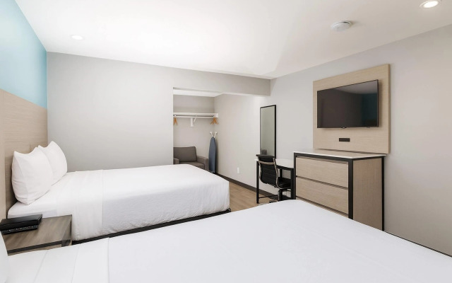 Travelodge by Wyndham LAX