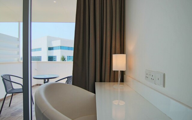 Phaedrus Living Luxury Suite Nicosia 506