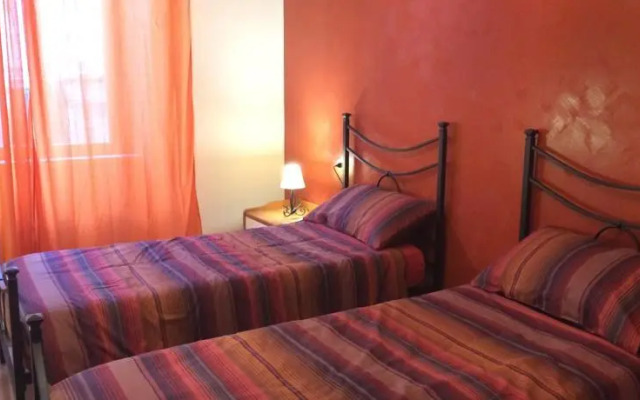 Four Seasons Holiday House