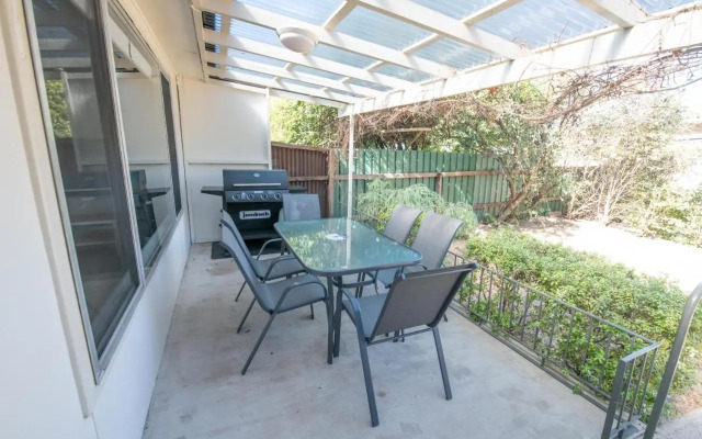 Sweet Caroline Sunny & Spacious Sleeps 6