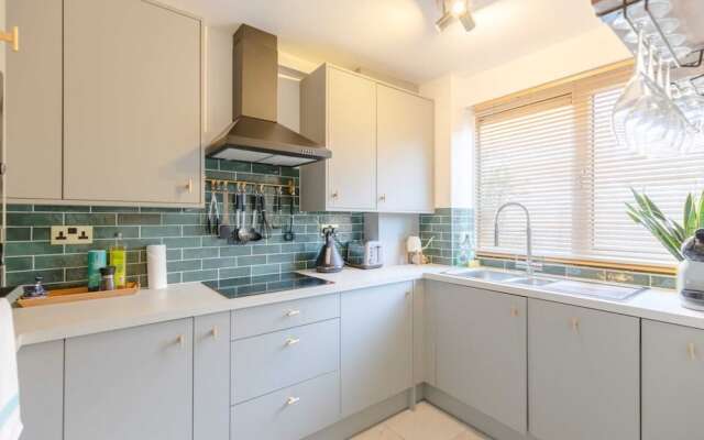 Vibrant 1BD Flat - 8 Mins to Dalston, Hackney!