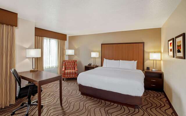 La Quinta Inn & Suites by Wyndham Las Vegas Red Rock