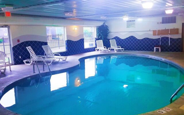 Baymont Inn & Suites Indianapolis Northeast