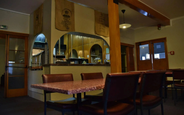 Fiordland National Park Lodge
