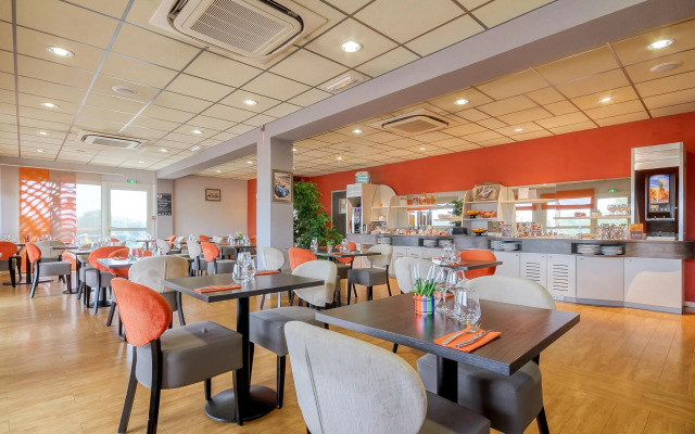 Brit Hotel Les Evens