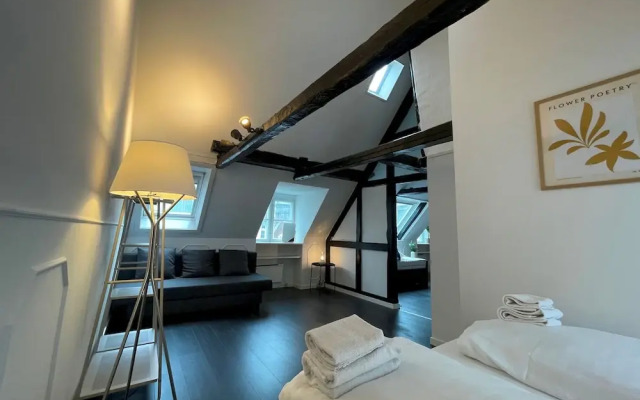 Designer Loft - Direct Marble Church Views