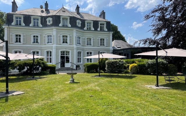 hotelImage