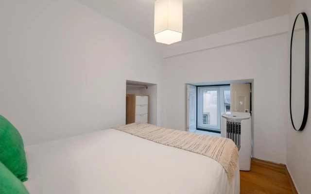 Contemporary Apartment in Chiado 2