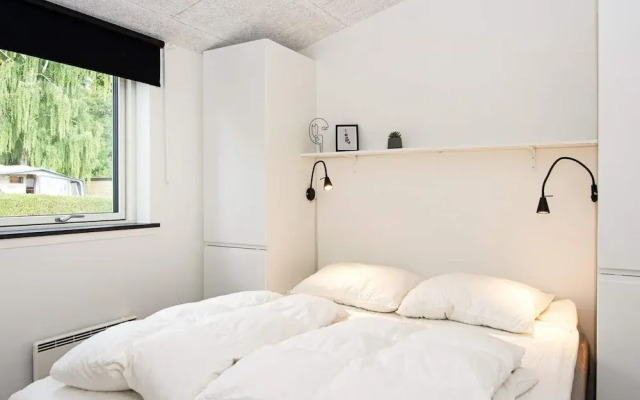 10 Person Holiday Home in Bjert