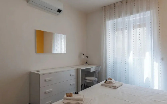 JOIVY Delightful 3-bed Flat with Balcony
