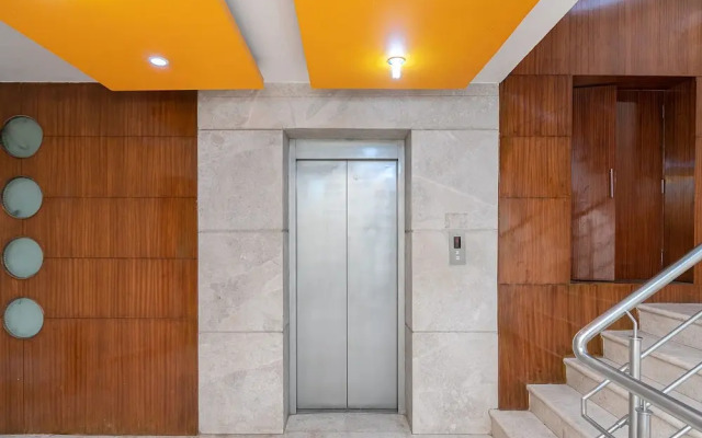 Golden Inn by OYO Rooms