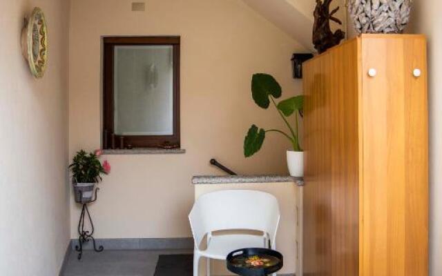 LE RONDINI - Courtyard apartment with balcony & terrace