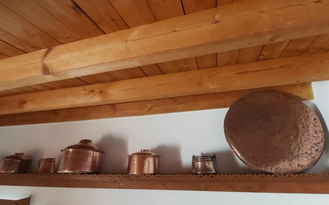 Traditional house in Asfendiou