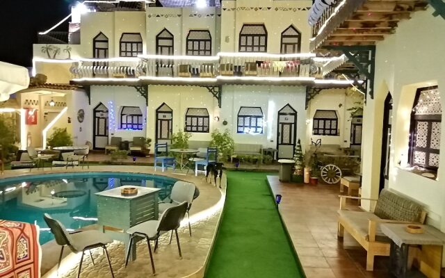 Monica Hotel