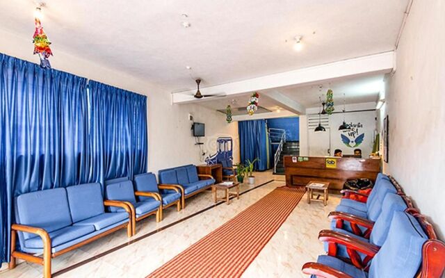 Fabhotel Raj Residency