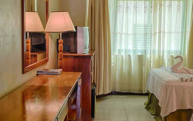 Caye Caulker Plaza Hotel