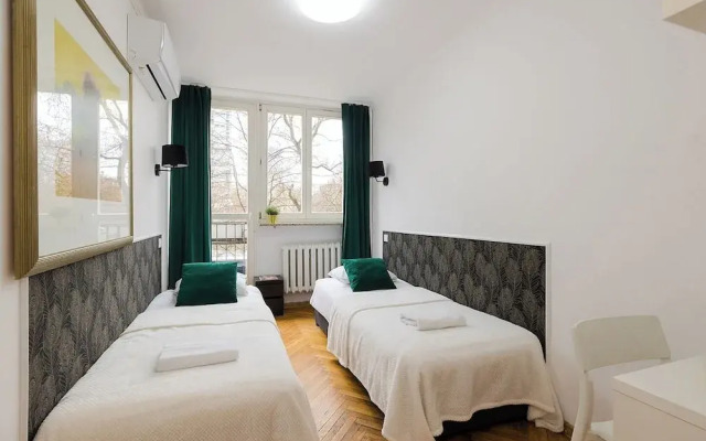 UNIT Warszawa Centrum Room by Metro Rondo ONZ