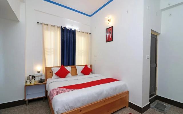 OYO 26832 Hotel Ratnodaya