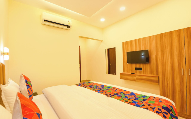 Fabhotel Pvs Grand