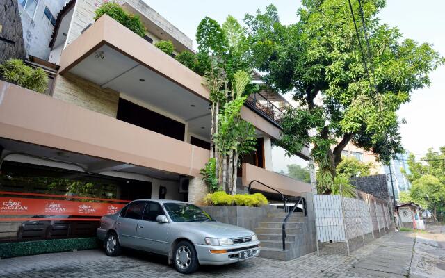 ZEN Rooms Terogong Near Pondok Indah