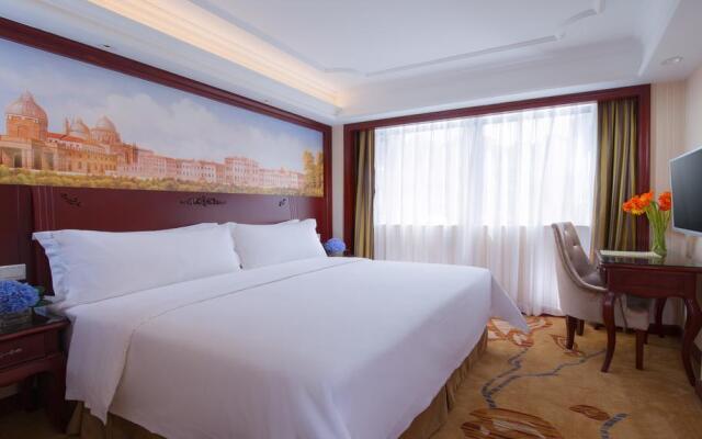 Vienna Hotel Shenzhen Shiyan Tianbao Road Branch