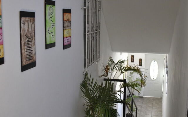 Urban Life Hostal