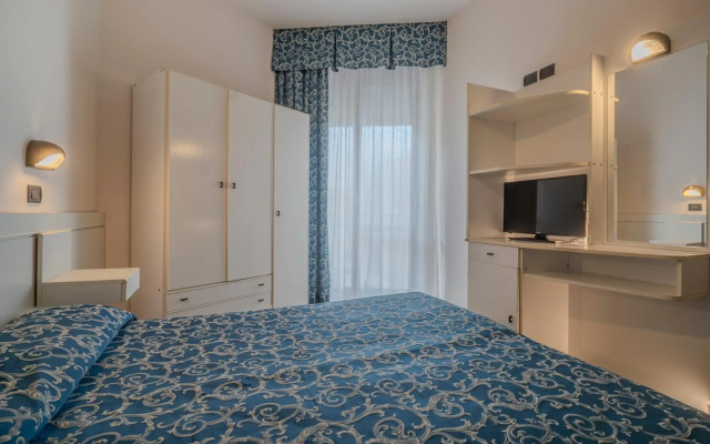 Hotel 2000