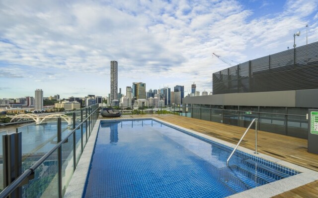 Homely Apartment at Waterfront