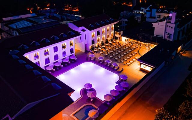 Saint Star Kemer - Adult Only +16