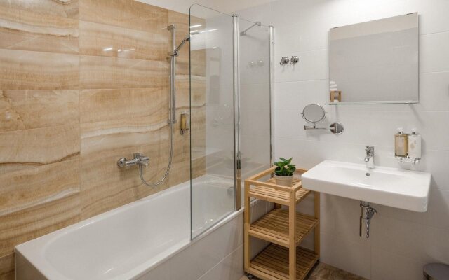 4 Trees Apartments by Adrez Living