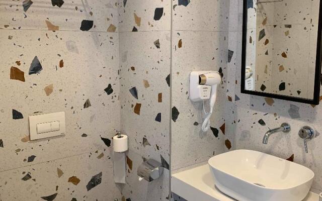 Mazoren Art Hotel