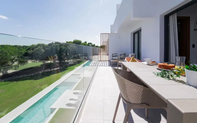 Exclusive Penthouse With Picuzzi Steps From Beach