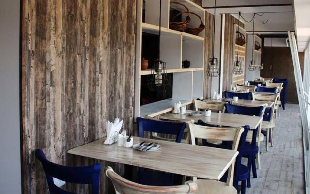 Hotel Tbilisi Central by Mgzavrebi