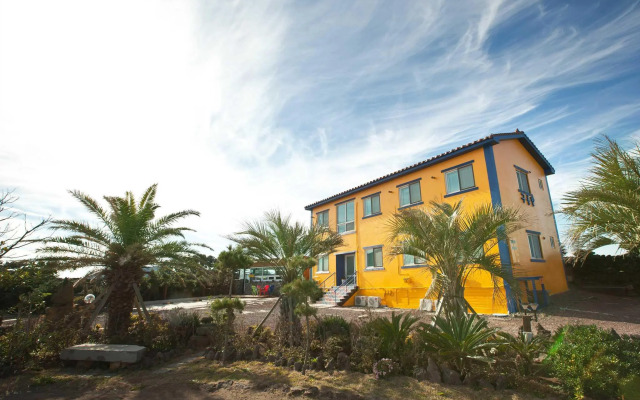 Gurembat House - Blue 103