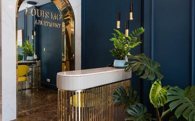 Louis Mo Apartment