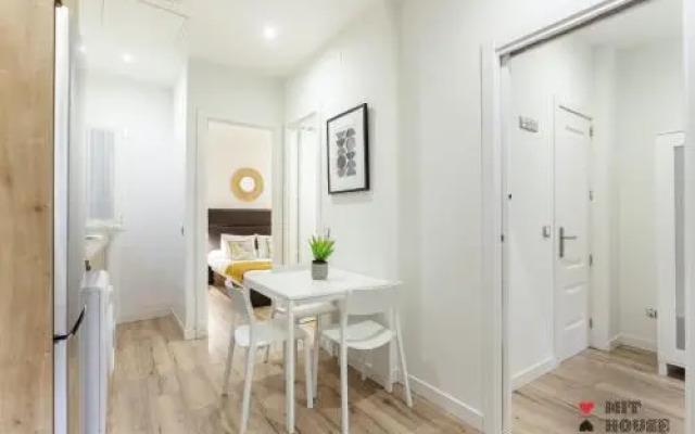 Mit House Universidad En Madrid