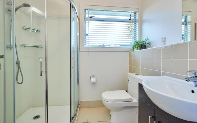 Ocean & Mountain Views - Relax & Enjoy