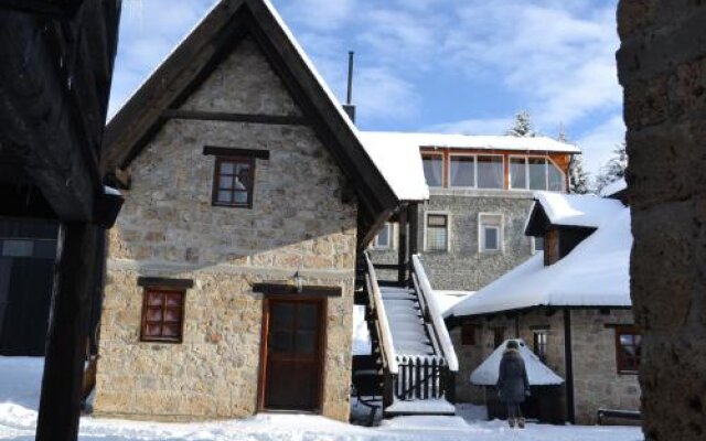 Ethno Village Babici And Hotel Rostovo