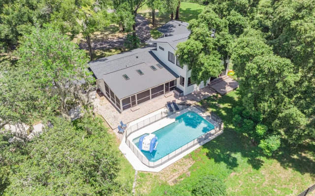 Spacious Country Estate