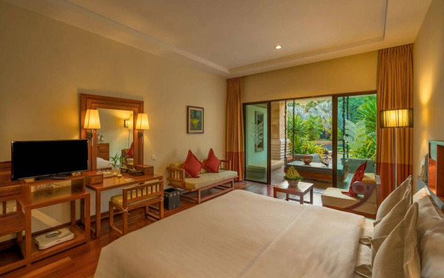 Angkor Miracle Reflection Club