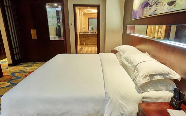 Borrman Hotel Guangzhou Changlong Shiqiao Metro Station
