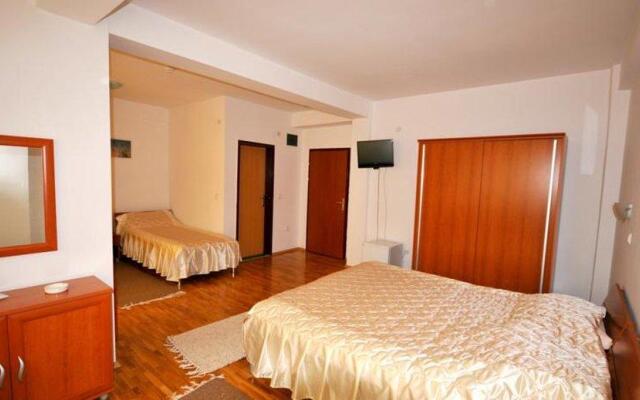 Hotel Diplomat Plus