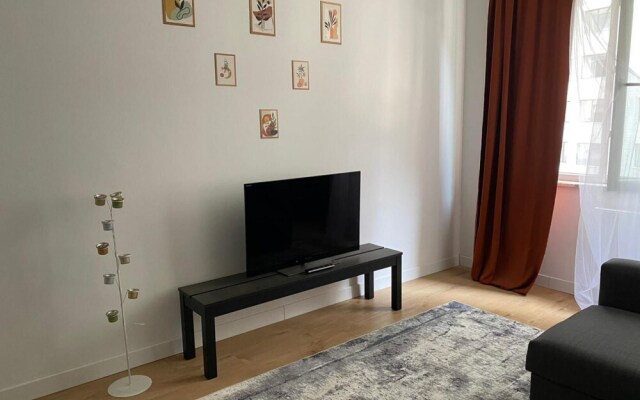 Comfy Flat With Central Location in Fikirtepe