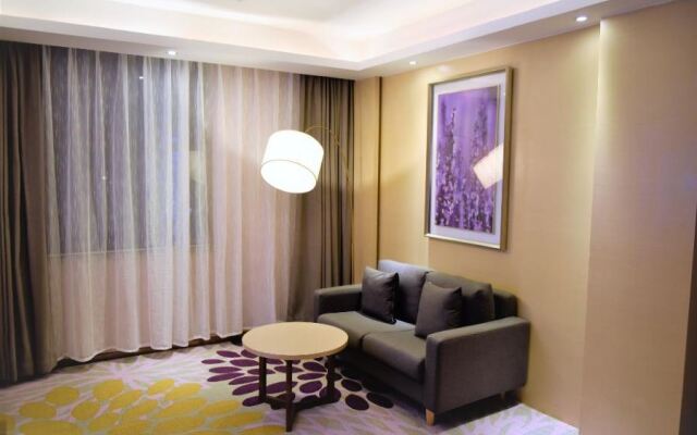 Lavande Hotels·Shenzhen North Railway Station Longhua Bus Terminal