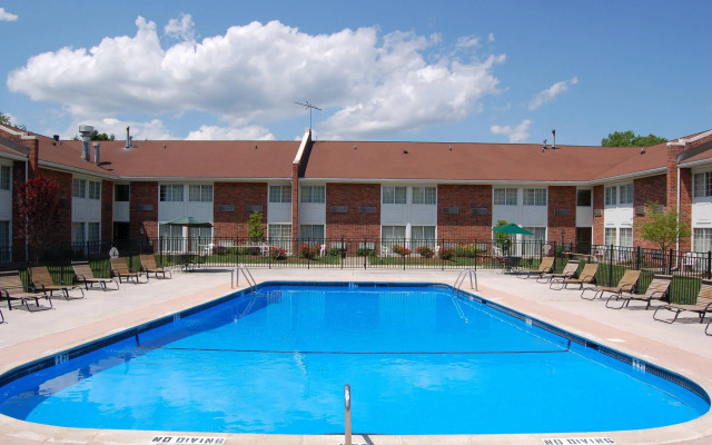 Rodeway Inn & Suites East Windsor