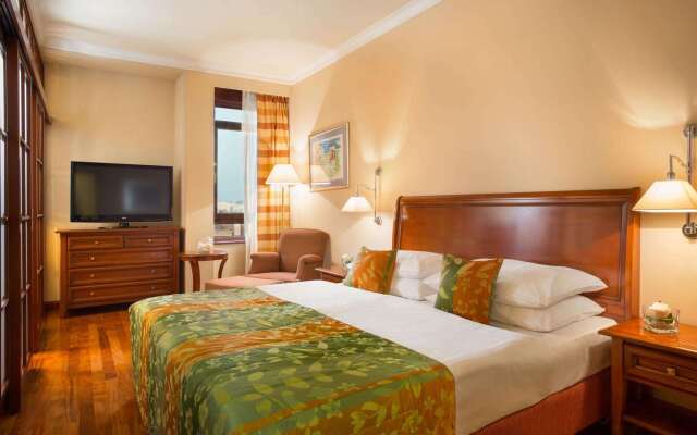 Best Western Premier Hotel Astoria