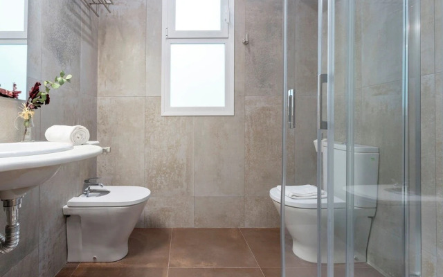 Exclusive Apartment 5BD in Seville. Carlos V
